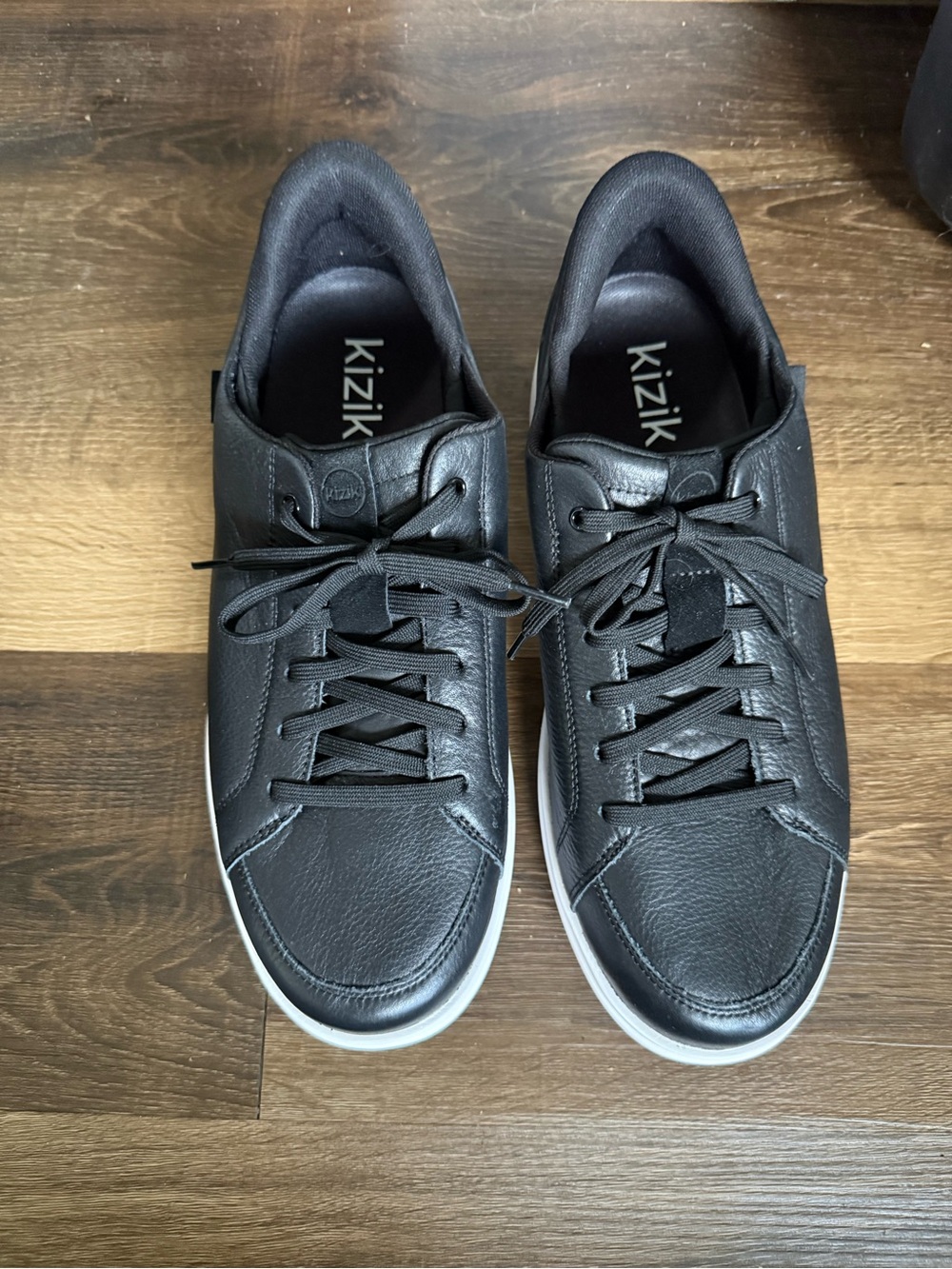 Kizik Women's Black Leather Lace-Up 13 wide Sneakers
